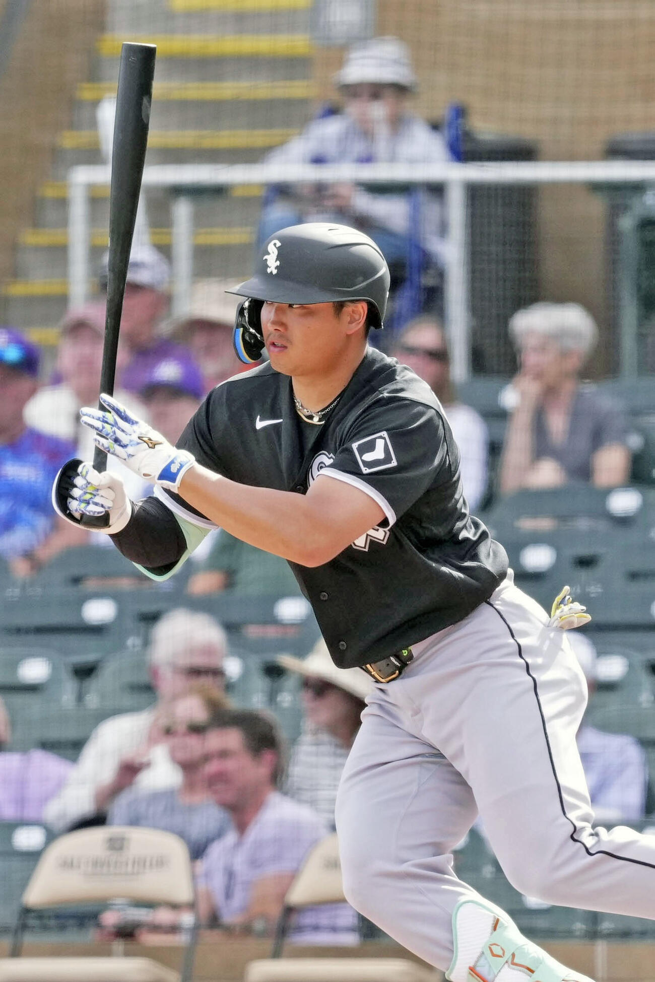 ロッキーズ戦の6回、右前打を放つホワイトソックス・村上（共同）