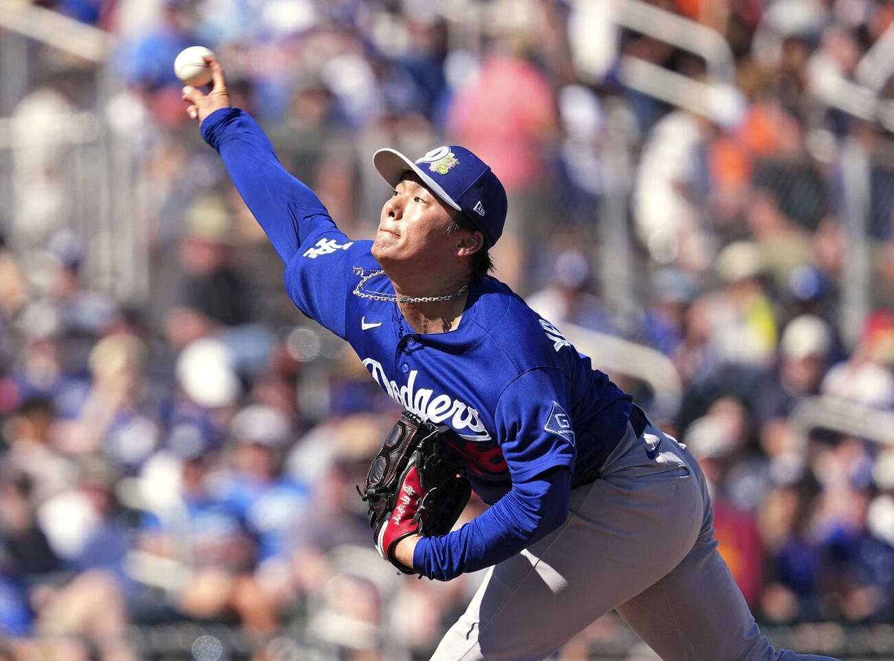 ジャイアンツ戦に先発したドジャース・山本。3回を投げ5安打2失点だった＝スコッツデール（共同）