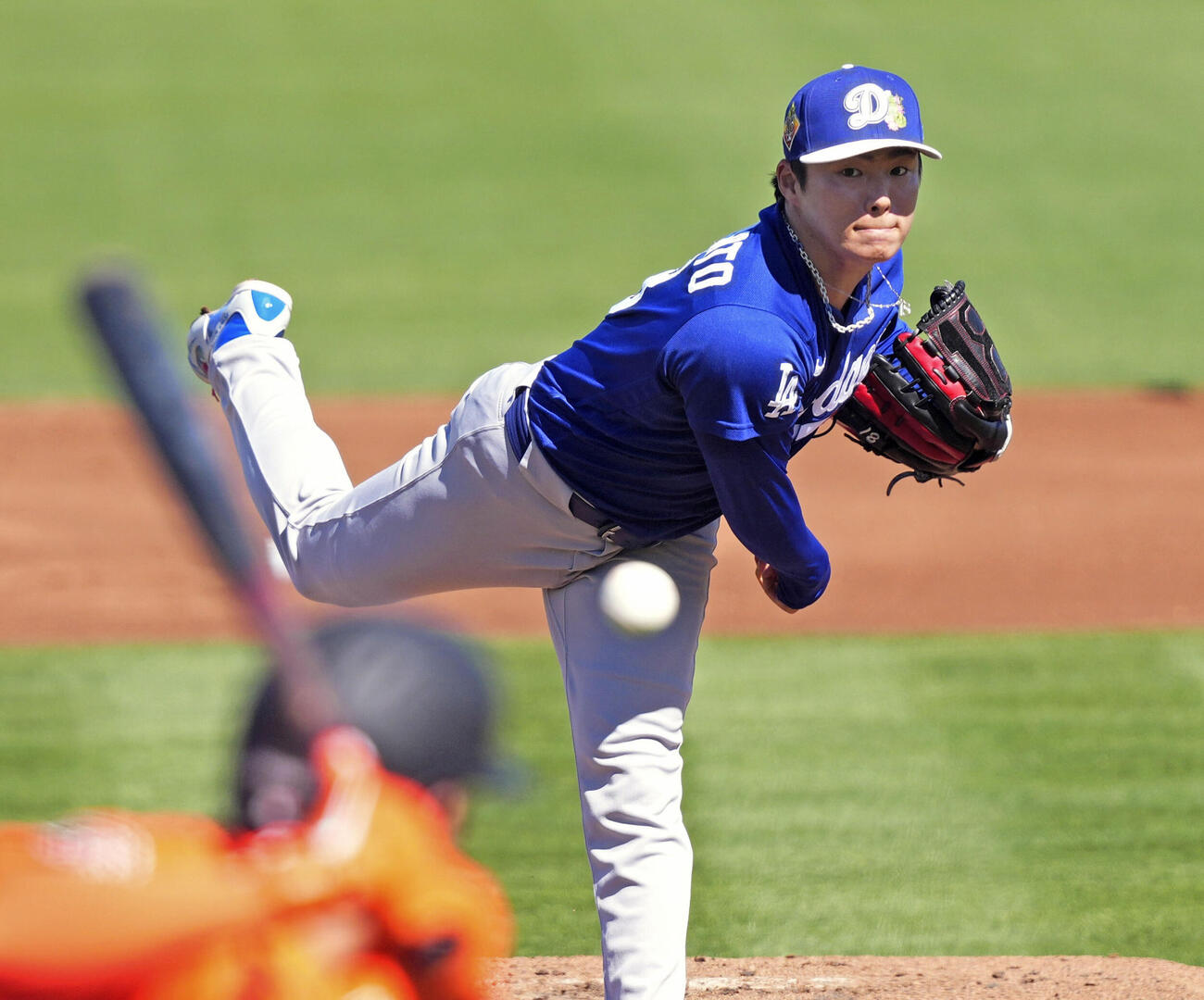 ジャイアンツ戦に先発したドジャース・山本。3回を投げ5安打2失点だった＝スコッツデール（共同）