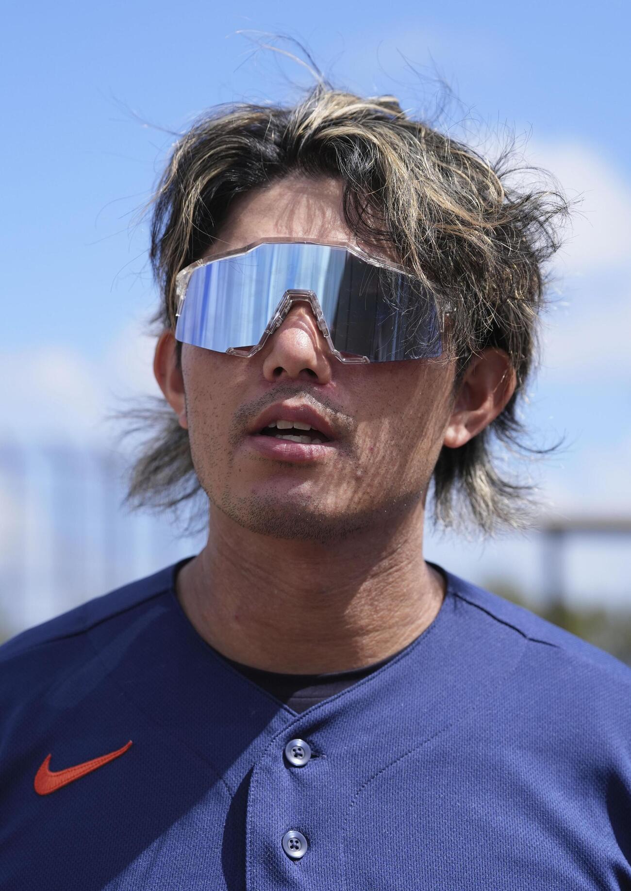 練習を終え、取材に応じるアストロズ・今井＝ウェストパームビーチ（共同）
