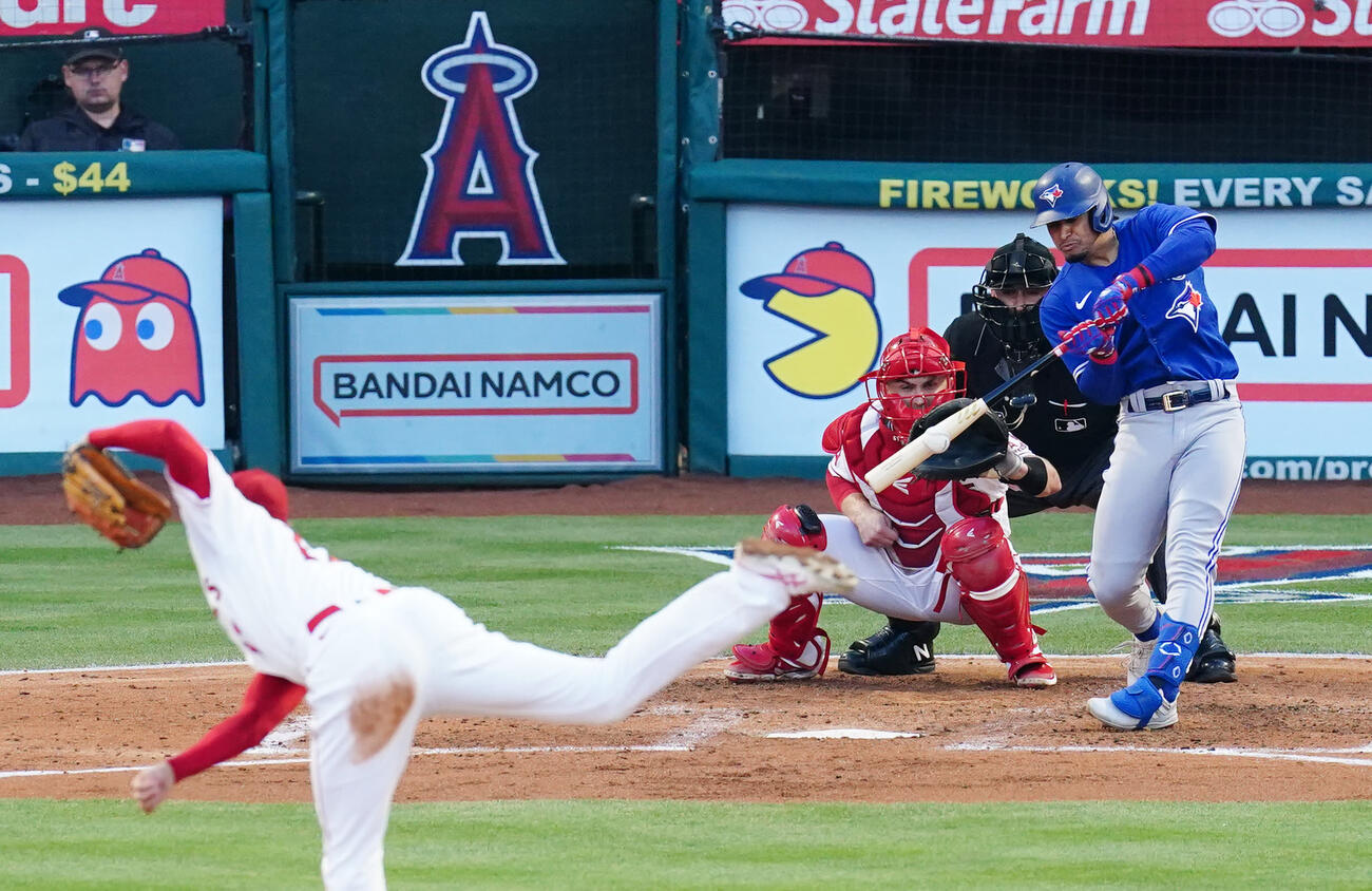 ブルージェイズ時代、エンゼルス大谷から中前適時打を放つエスピナル（22年5月撮影）