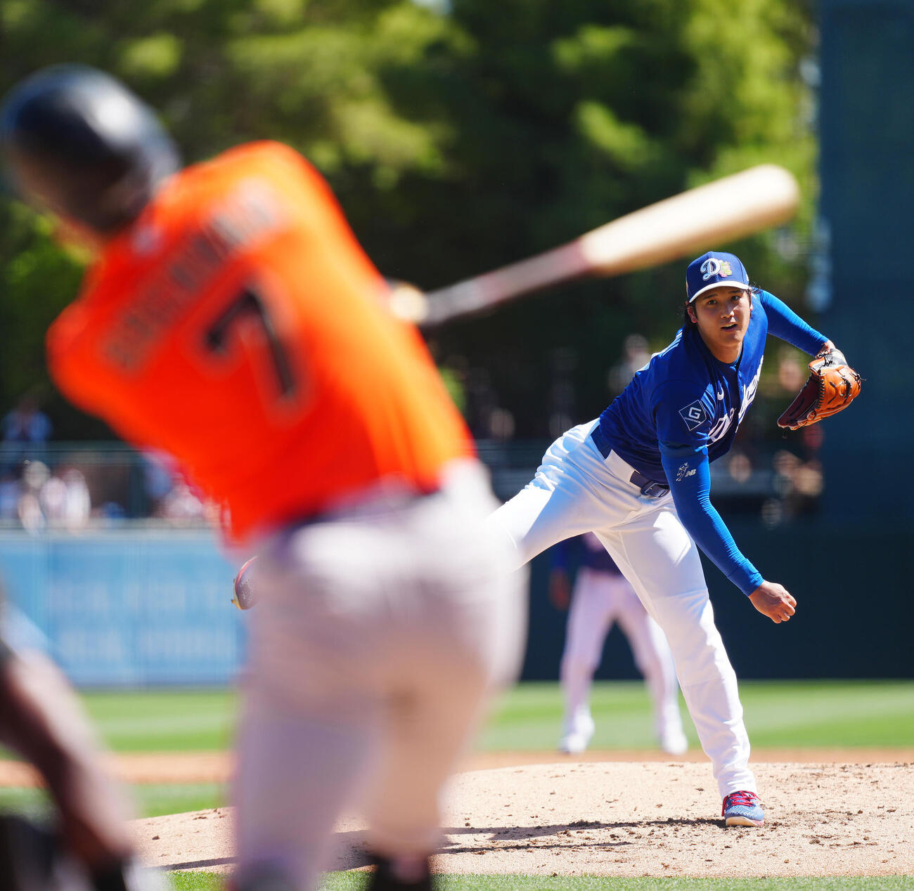 ドジャース対ジャイアンツ　2回表ジャイアンツ2死二塁、ブレナンを空振り三振に仕留める大谷（撮影・垰建太）