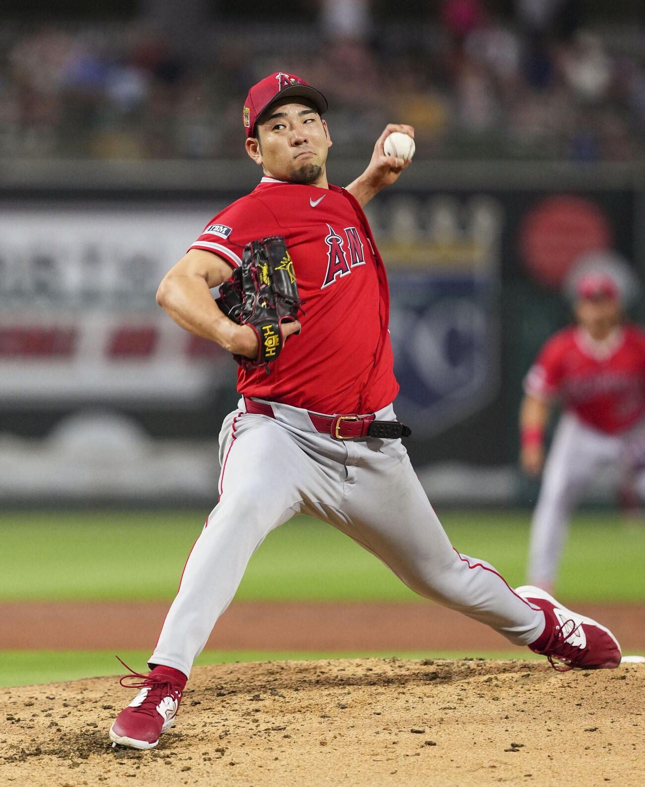 ロイヤルズ戦に先発したエンゼルス・菊池。4回2／3を2安打1失点だった（共同）