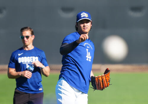 投球練習を行うドジャース大谷（撮影・垰建太）