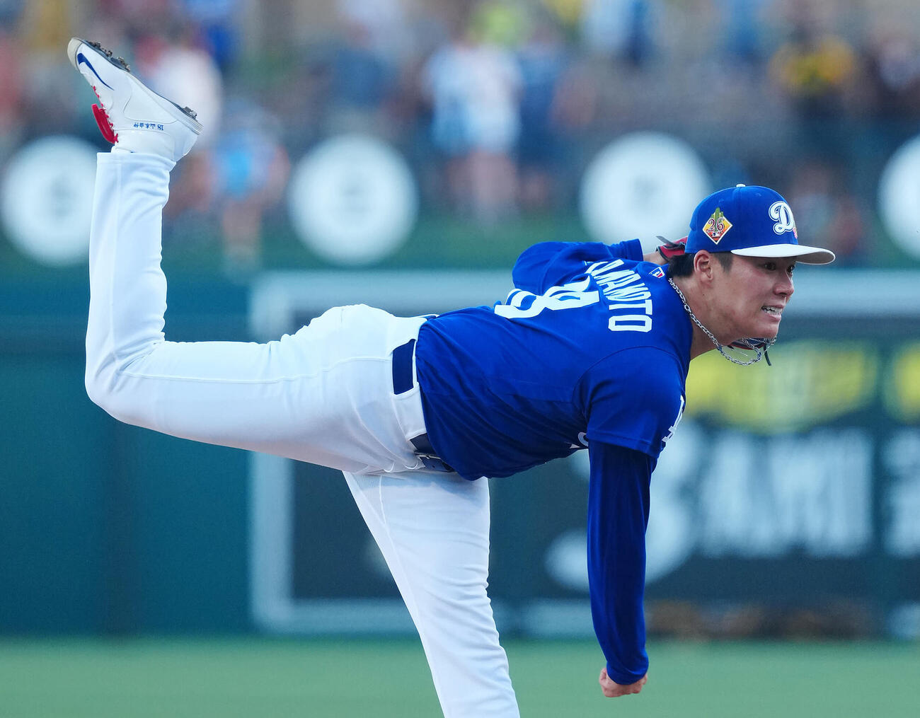 ドジャース対パドレス　力投するドジャース先発の山本（撮影・垰建太）