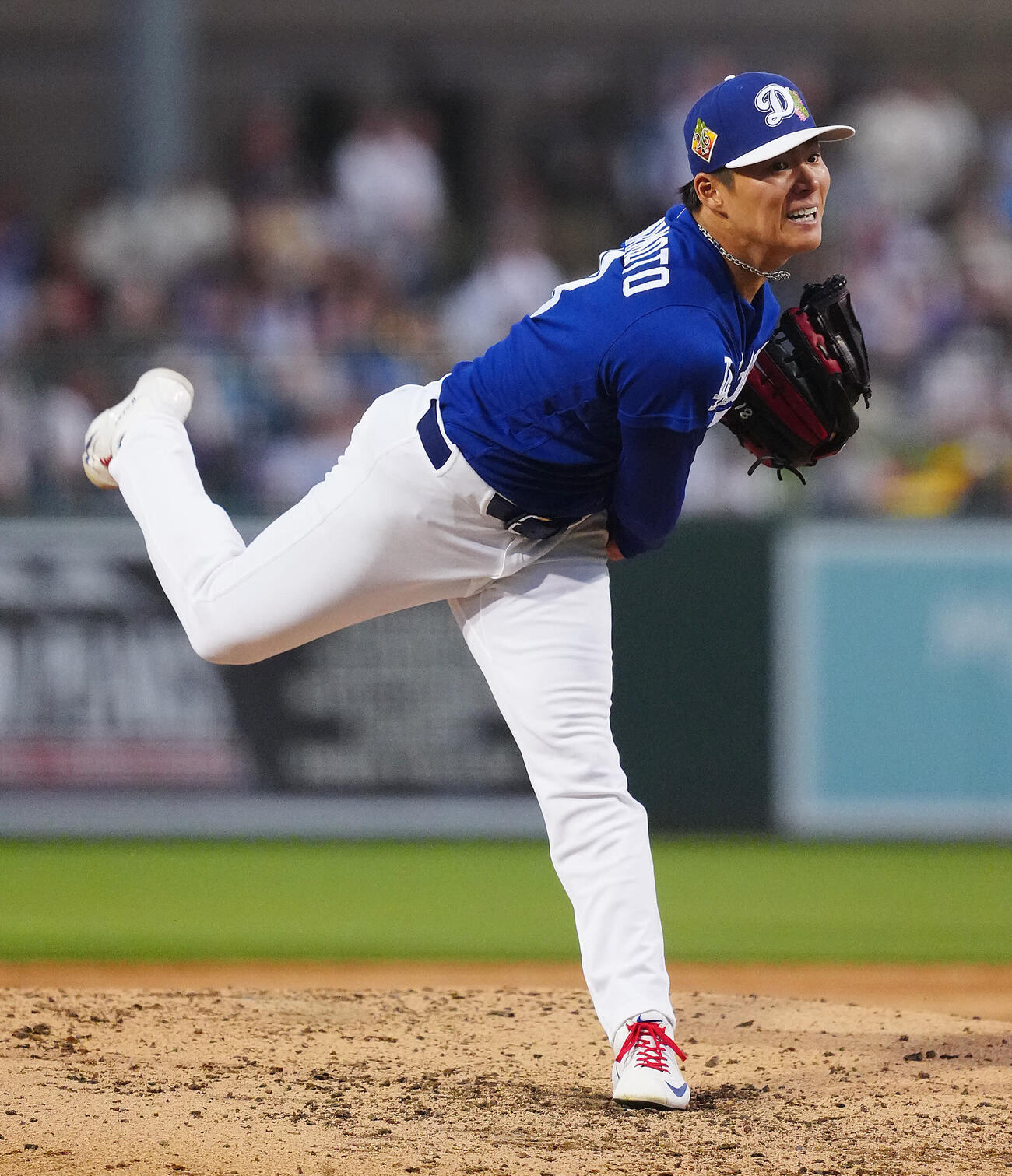 ドジャース対パドレス　力投するドジャース先発の山本（撮影・垰建太）