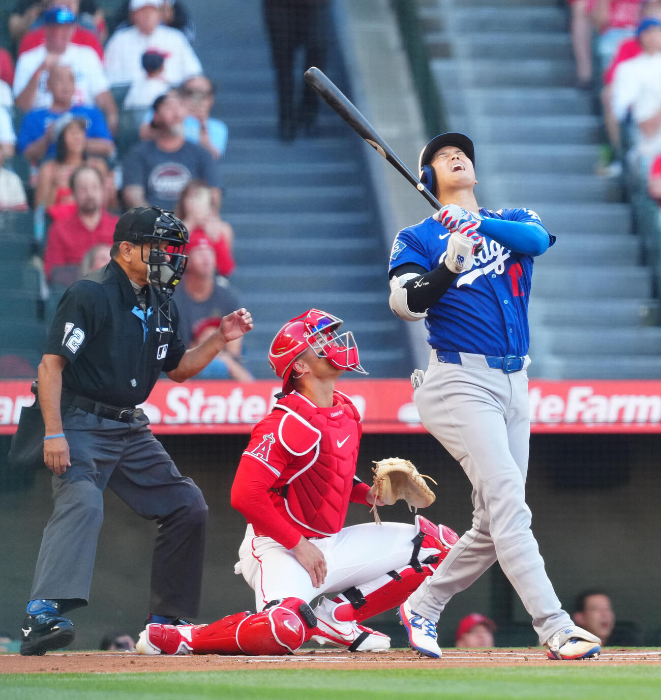 ドジャース対エンゼルス　1回表ドジャース無死、打球を打ち上げ悔しがる大谷は中飛に倒れる（撮影・垰建太）
