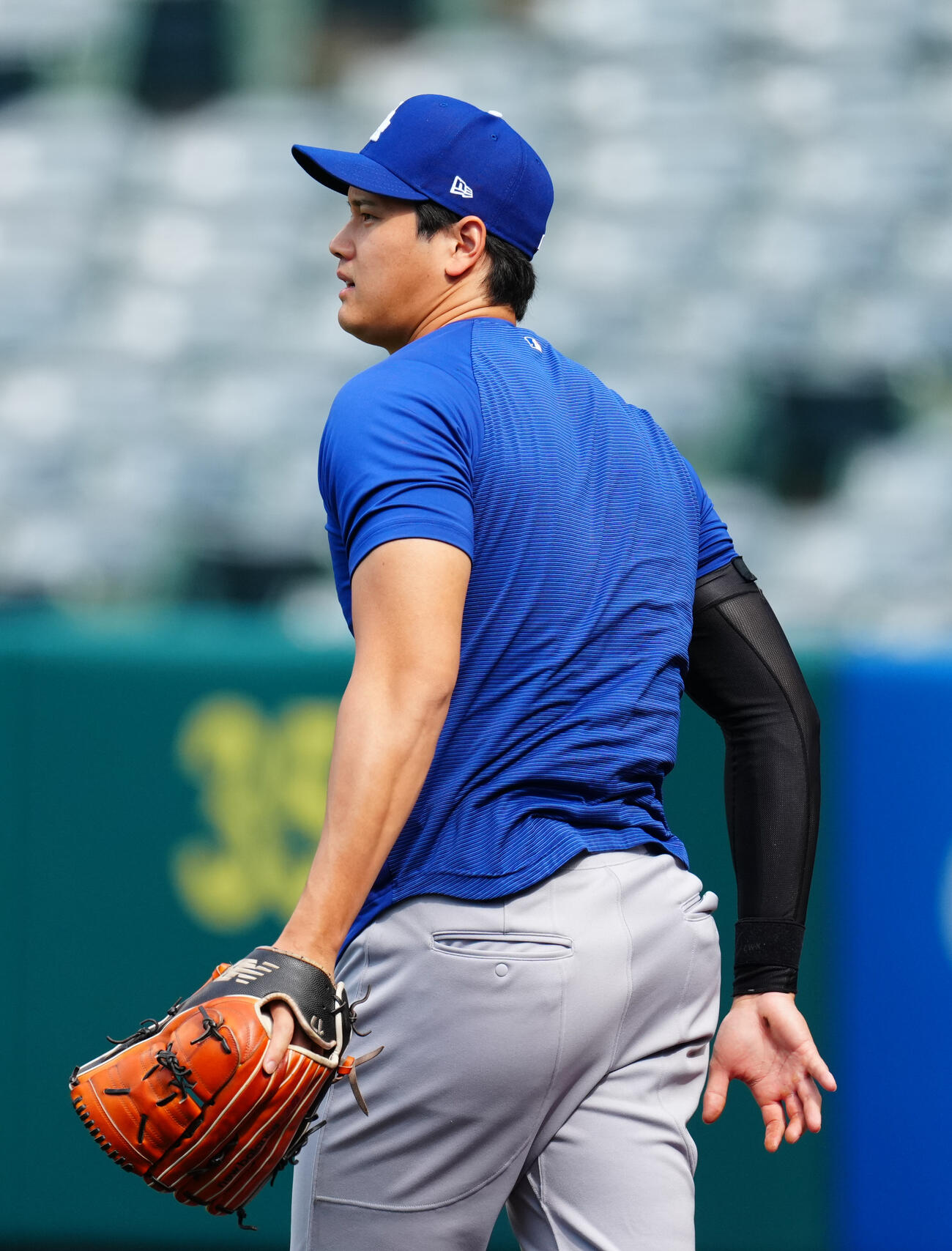 ドジャース対エンゼルス　試合前、投球練習を行うドジャース大谷（撮影・垰建太）
