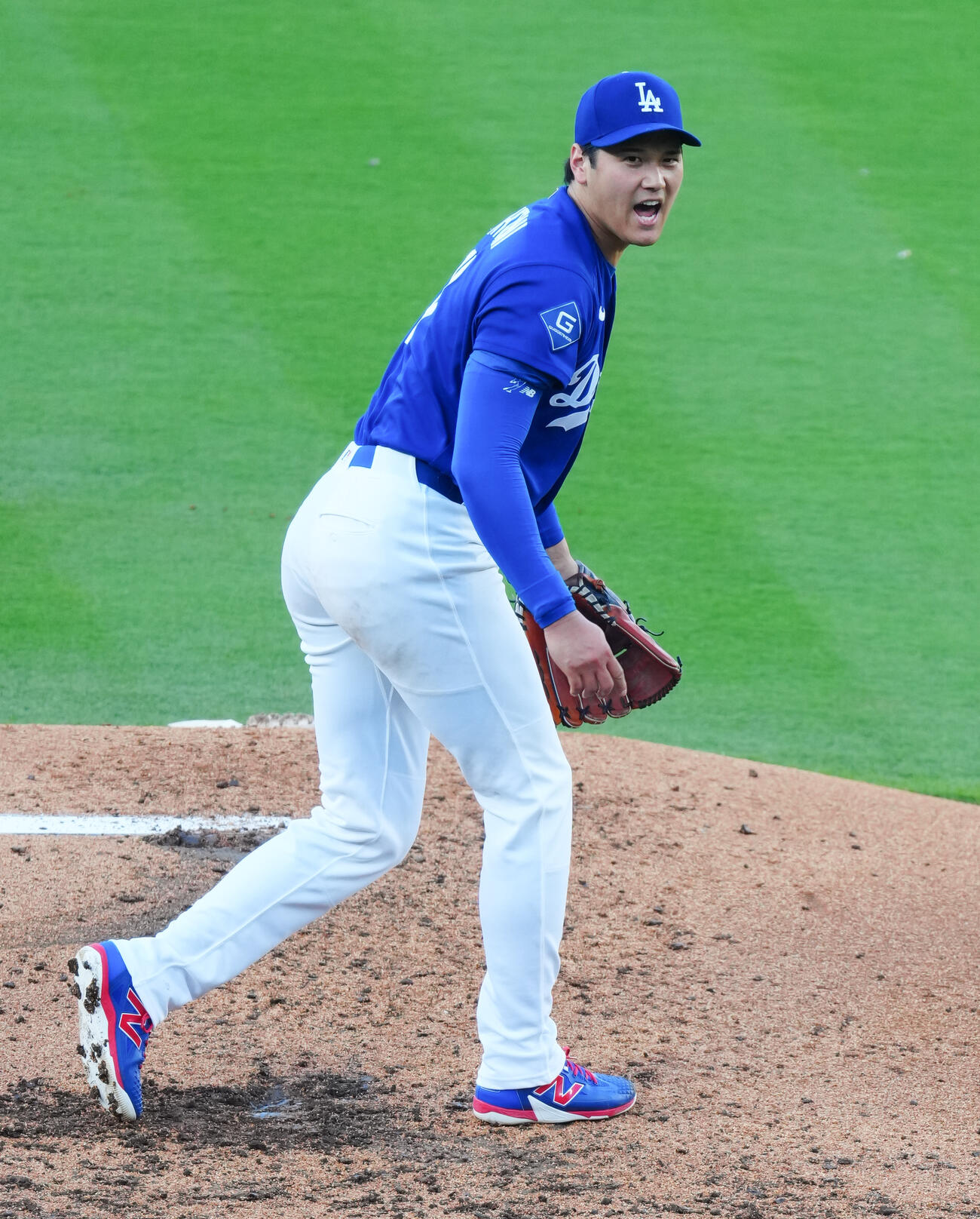 ドジャース対エンゼルス　声を上げ力投するドジャース先発の大谷（撮影・垰建太）
