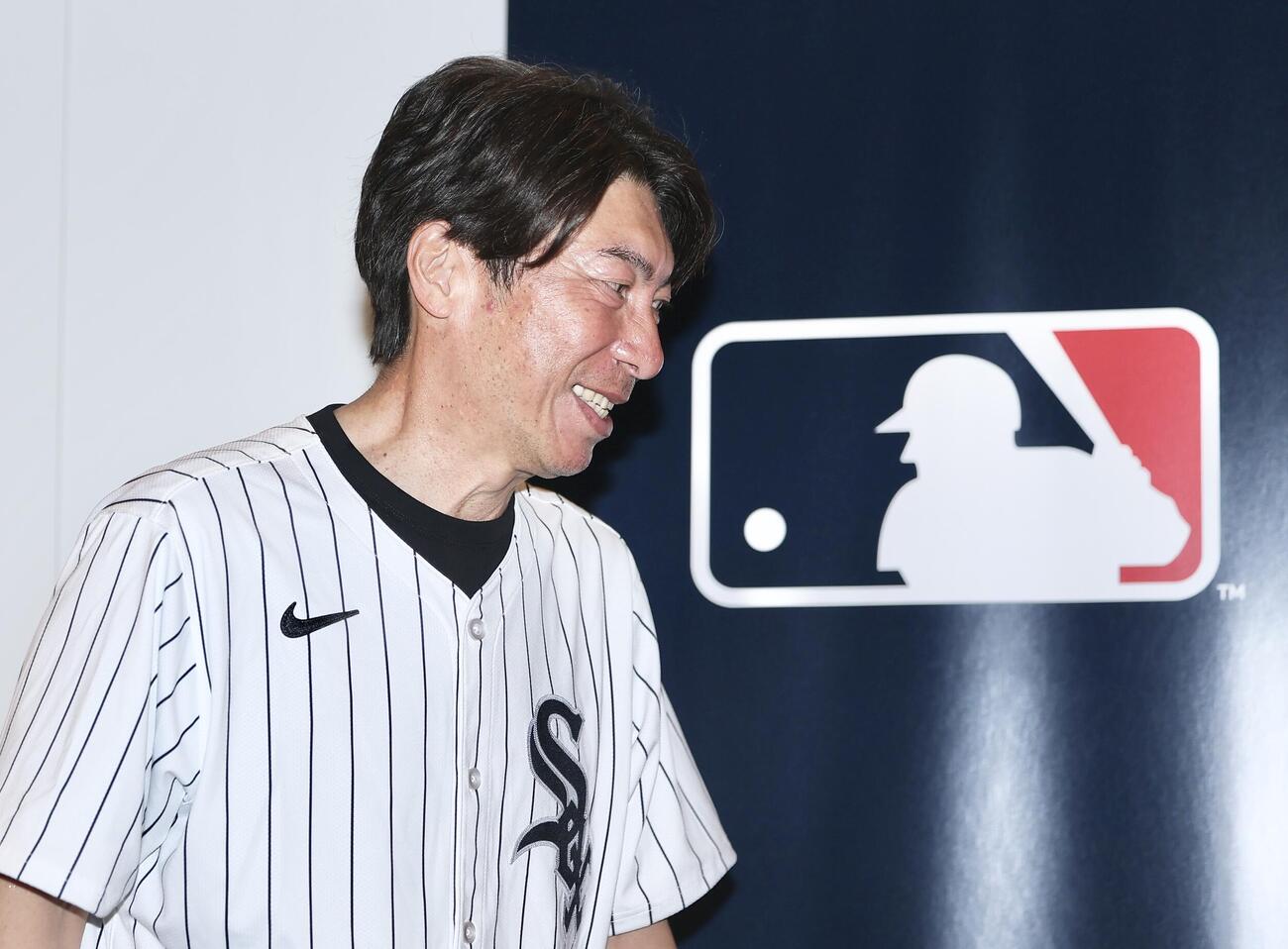 トークを終える高津臣吾氏（撮影・河田真司）