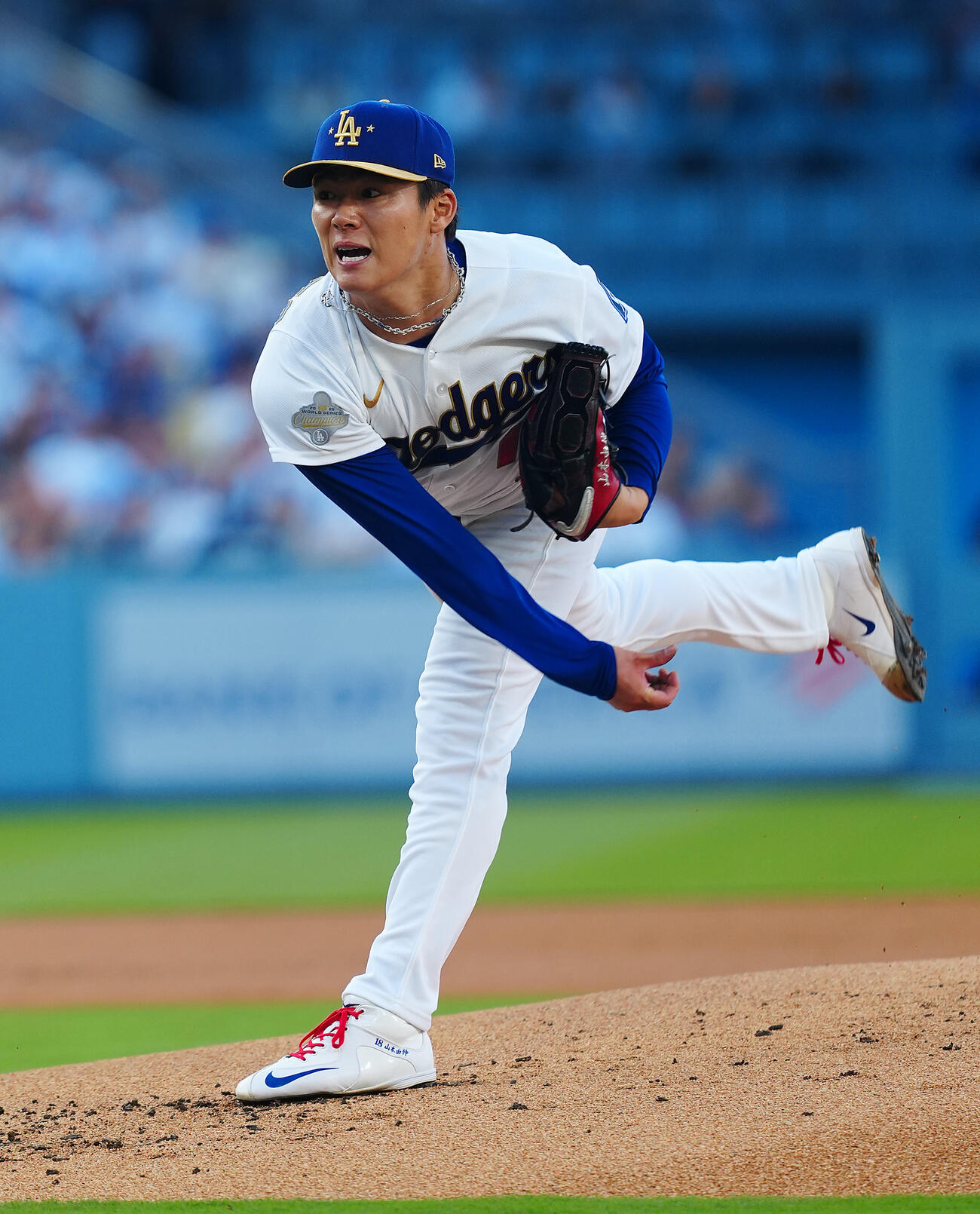 ドジャース対ダイヤモンドバックス　力投するドジャース先発の山本（撮影・垰建太）