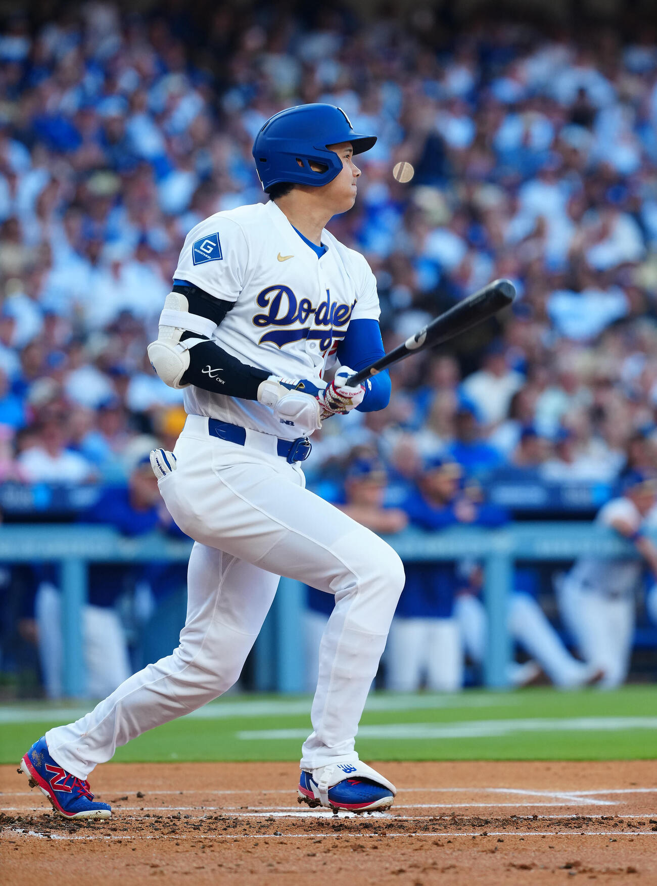 ドジャース対ダイヤモンドバックス　1回裏ドジャース無死、右前打を放つ大谷（撮影・垰建太）