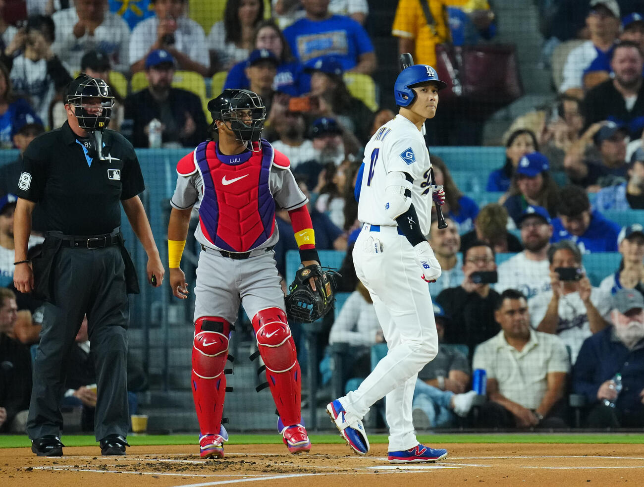 ドジャース対ダイヤモンドバックス　1回裏ドジャース無死、見逃しの三振に倒れる大谷（撮影・垰建太）
