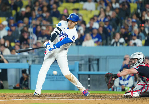 ドジャース対ガーディアンズ　6回裏ドジャース1死、空振り三振に倒れる大谷（撮影・垰建太）