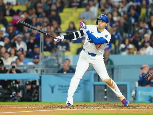 ドジャース対ガーディアンズ　3回裏ドジャース1死一塁、中直に倒れる大谷（撮影・垰建太）