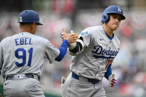 3回、先制2号ソロを放ったドジャース大谷(AP)