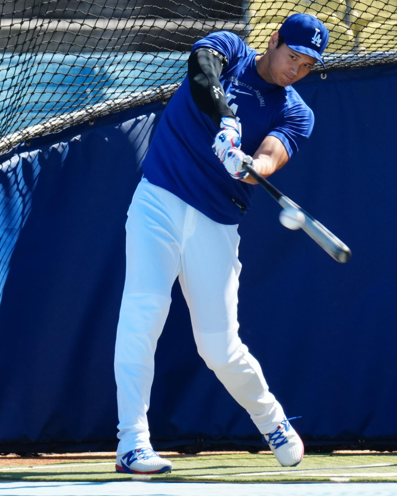ドジャース対ガーディアンズ　試合前、フリー打撃を行うドジャース大谷（撮影・垰建太）