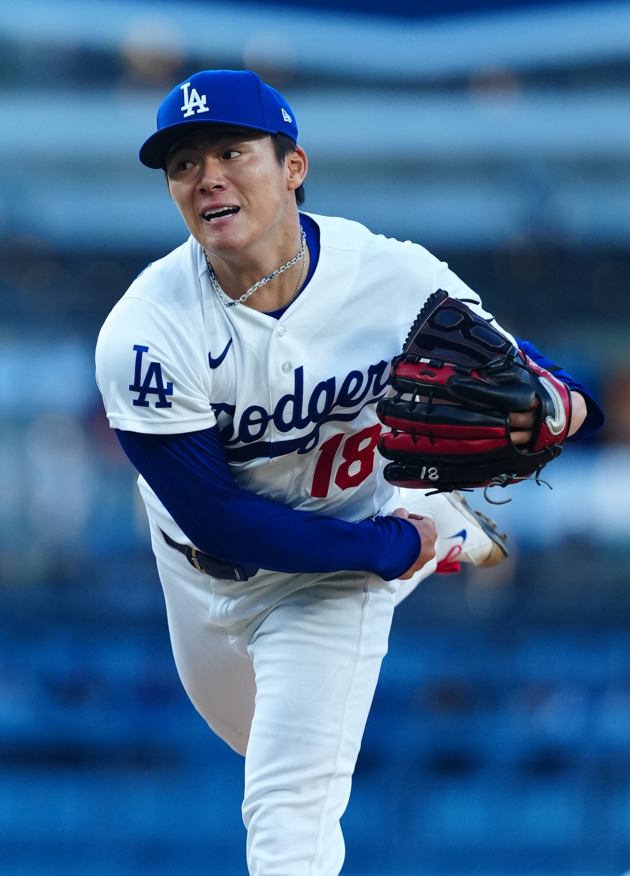 ドジャース対ガーディアンズ　力投するドジャース先発山本（撮影・垰建太）