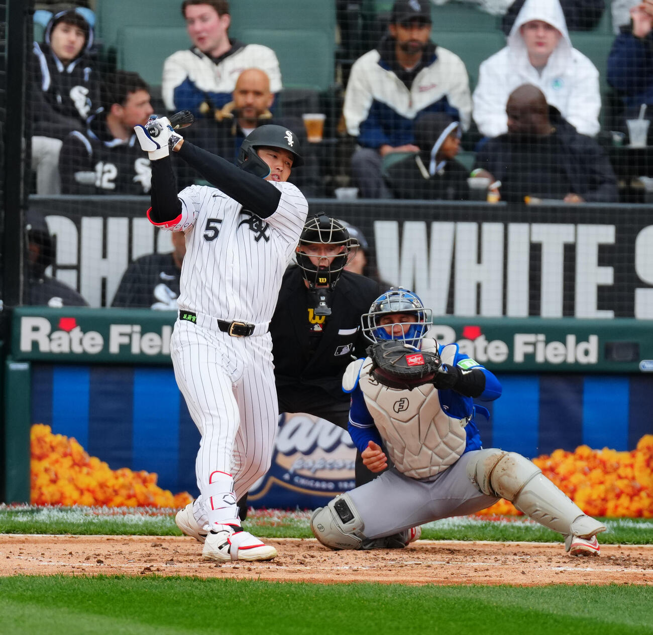 ホワイトソックス対ブルージェイズ　　3回裏ホワイトソックス2死一塁、空振り三振に倒れる村上（撮影・垰建太）