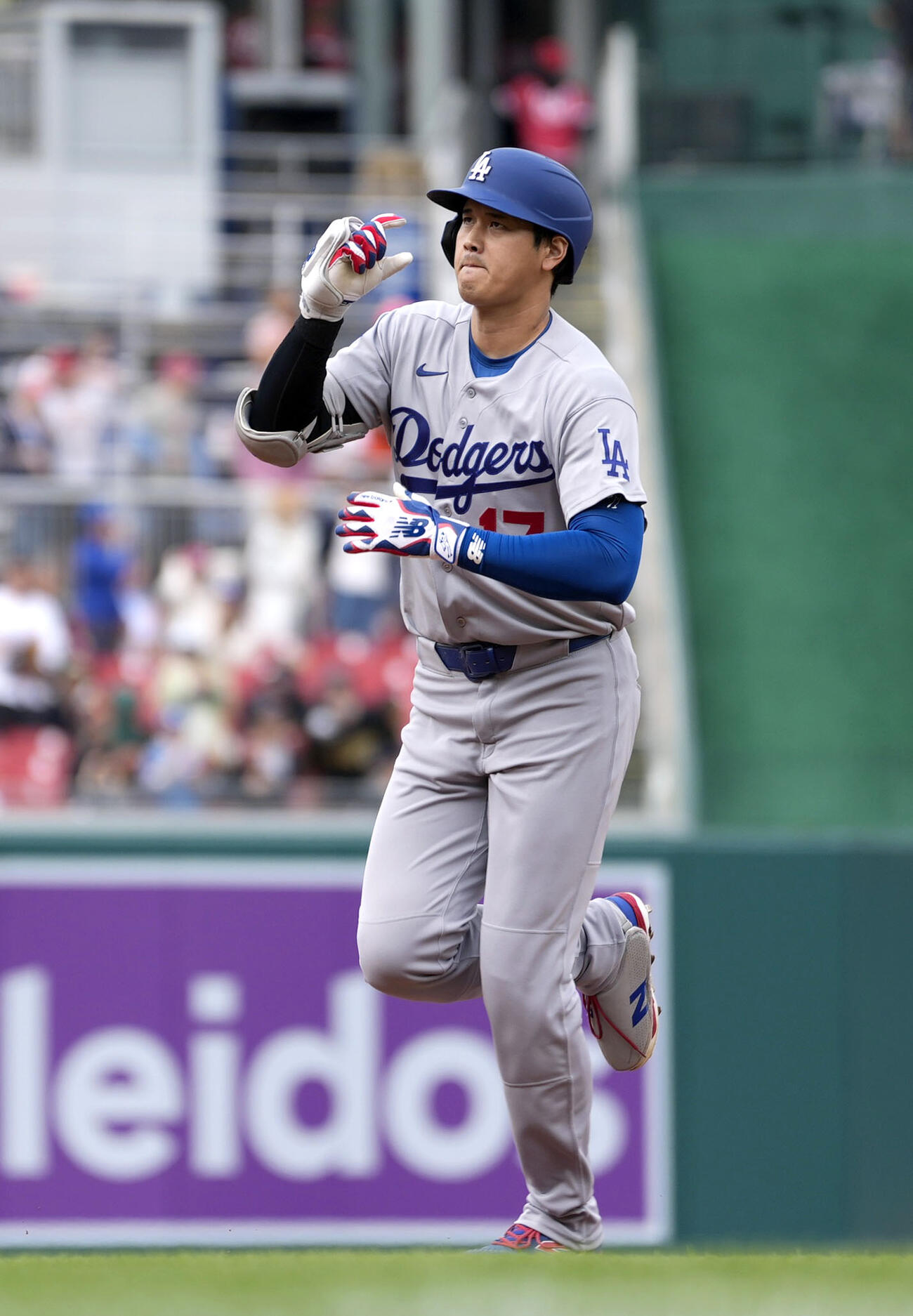 ナショナルズ戦の3回、2号ソロを放ったドジャース大谷（共同）