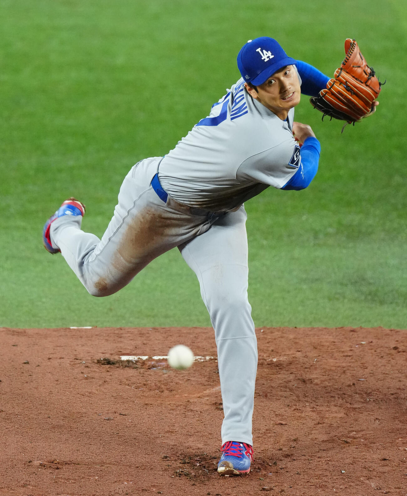 ブルージェイズ対ドジャース力投するドジャース先発大谷（撮影・垰建太）