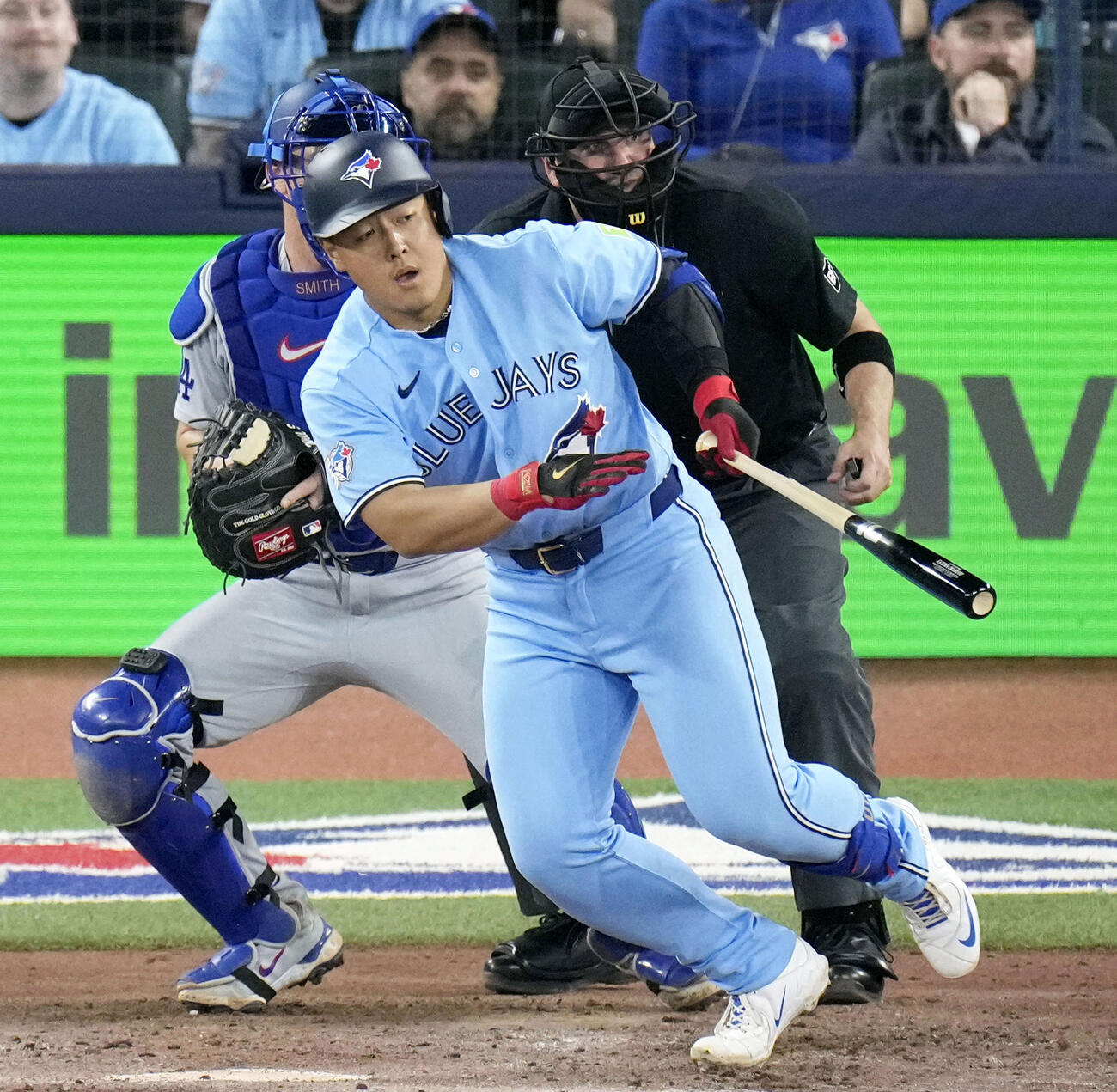 ドジャース戦の7回、三ゴロに倒れたブルージェイズ・岡本＝トロント（共同）