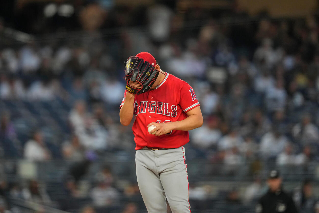 1回、2点を失ったエンゼルス先発の菊池（AP）