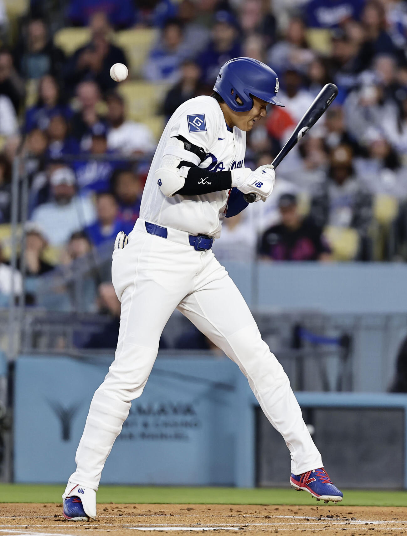 メッツ戦の1回、死球を受けるドジャース・大谷＝ロサンゼルス（共同）