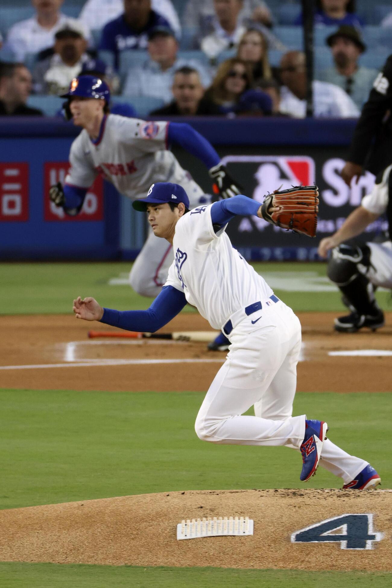 メッツ戦の1回、ベイティを一ゴロに打ち取ったドジャース大谷（共同）