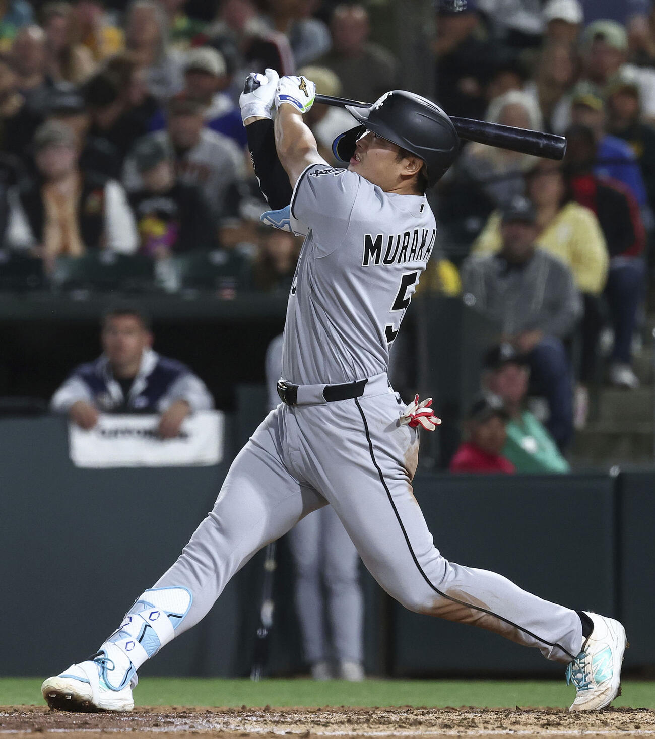 アスレチックス戦の7回、メジャー移籍後初の満塁本塁打を放つホワイトソックス・村上（AP＝共同）