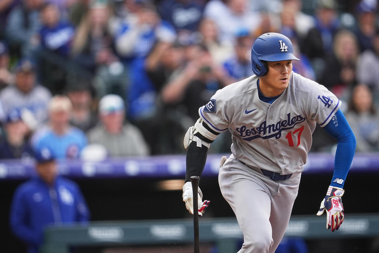 1回、一ゴロを放つドジャース大谷（AP）