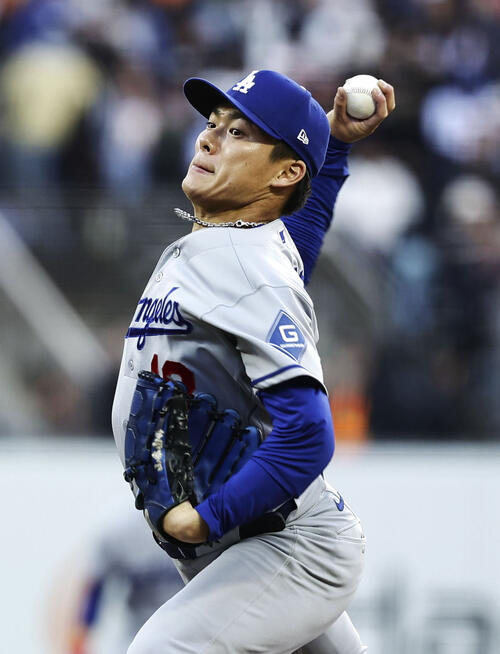 ジャイアンツ戦に先発したドジャース山本（共同）
