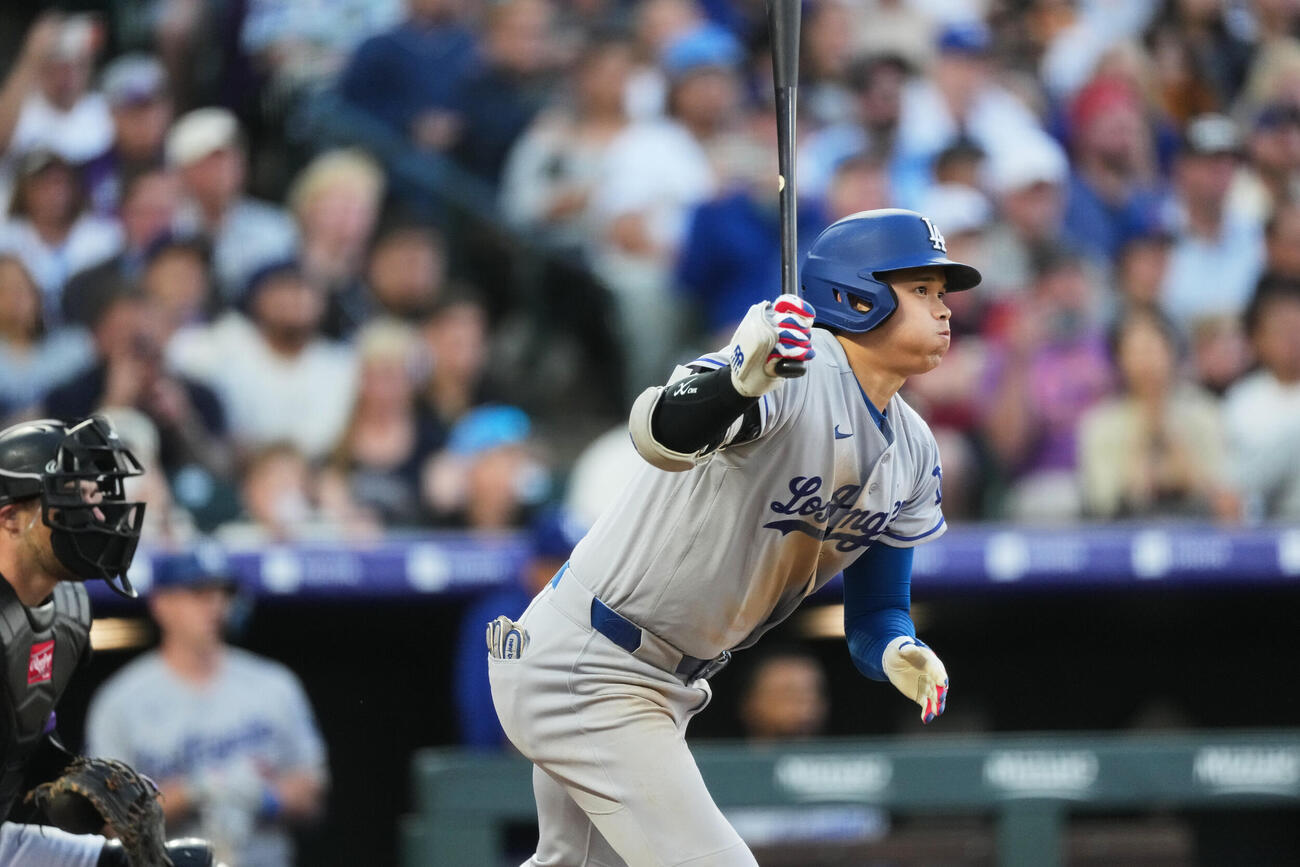 20日ロッキーズ戦で連続試合出塁を52に伸ばしたドジャース大谷翔平（AP）