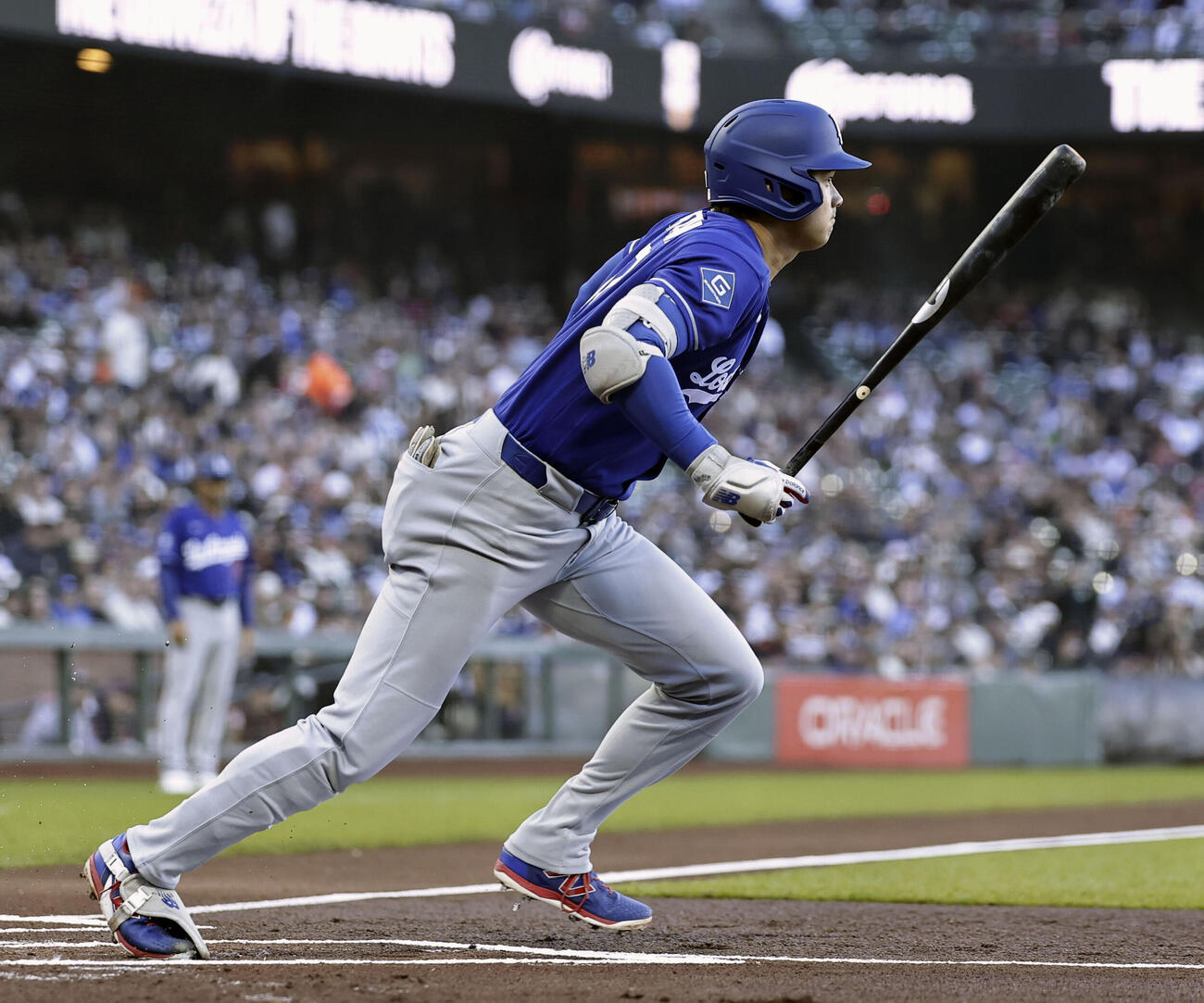 ジャイアンツ戦の1回、一ゴロに倒れたドジャース大谷＝サンフランシスコ（共同）