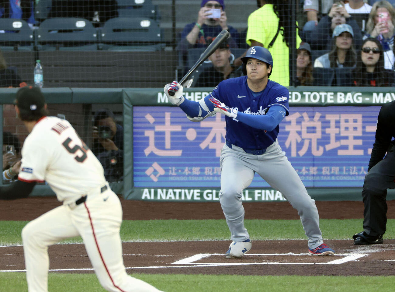 ジャイアンツ戦の1回、一ゴロに倒れたドジャース大谷＝サンフランシスコ（共同）