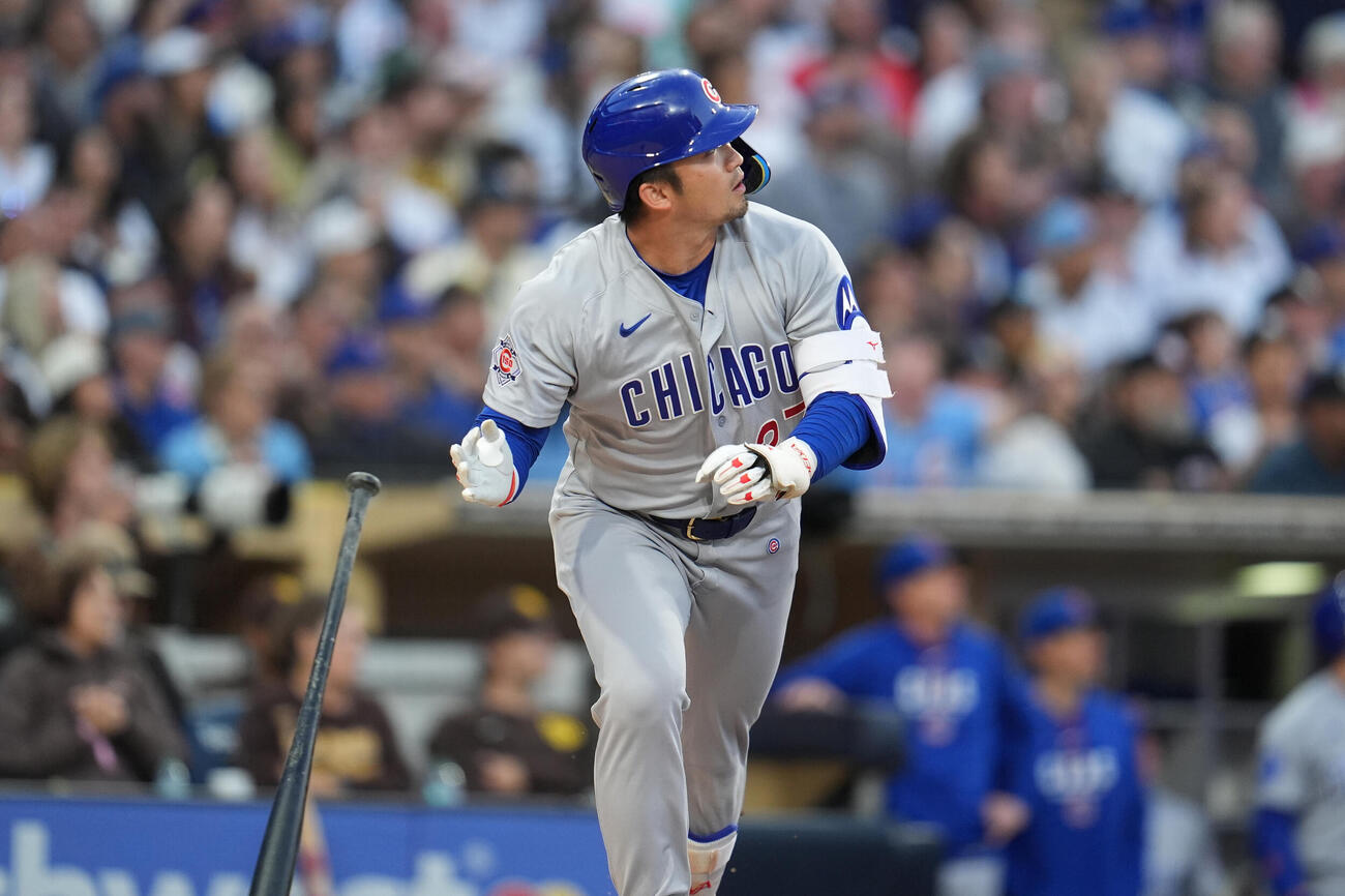 2回、ソロホームランを放った鈴木誠也（左）（AP）