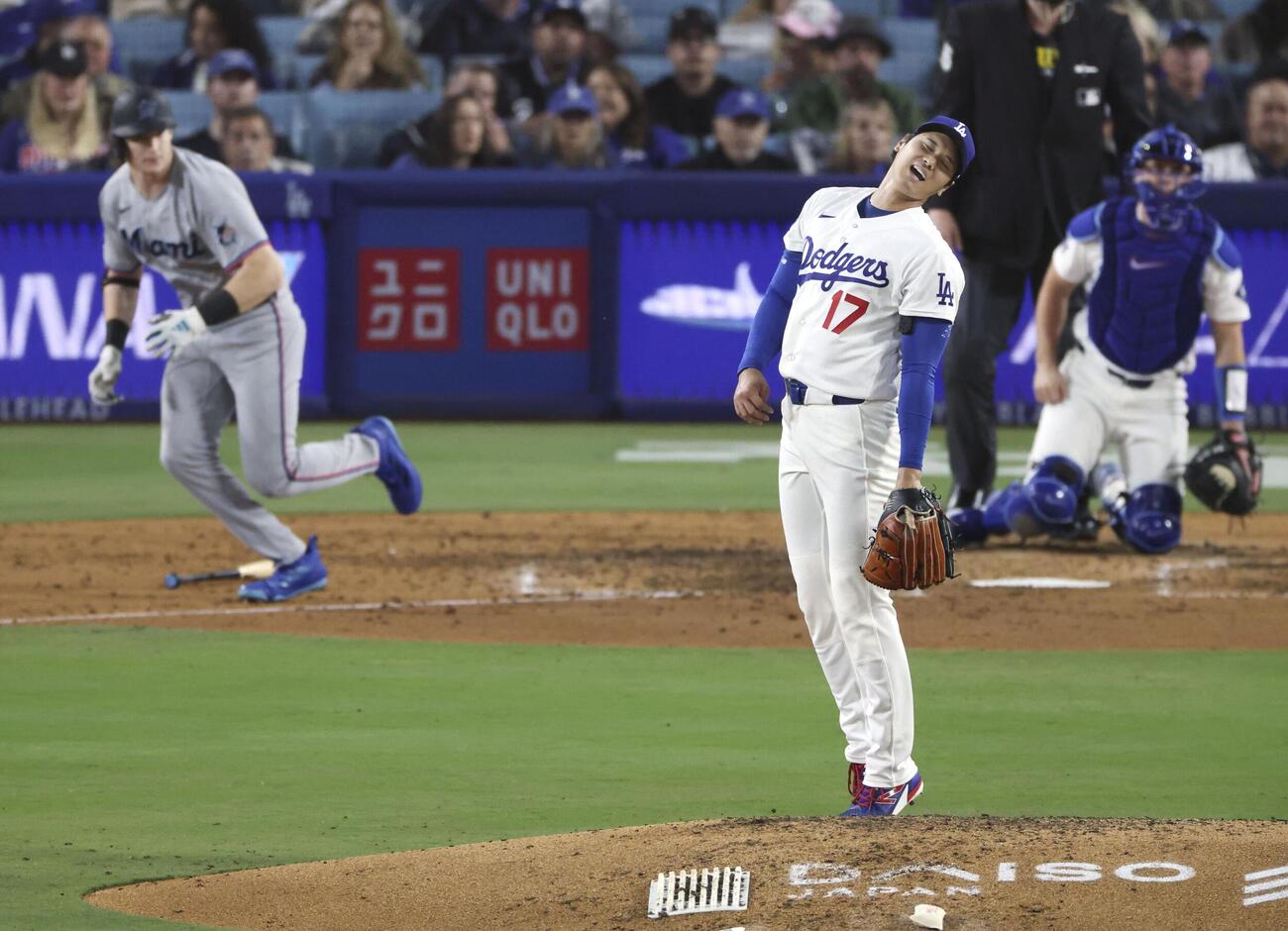 マーリンズ戦の6回、ケイシーに中前打を許したドジャース大谷翔平（共同）