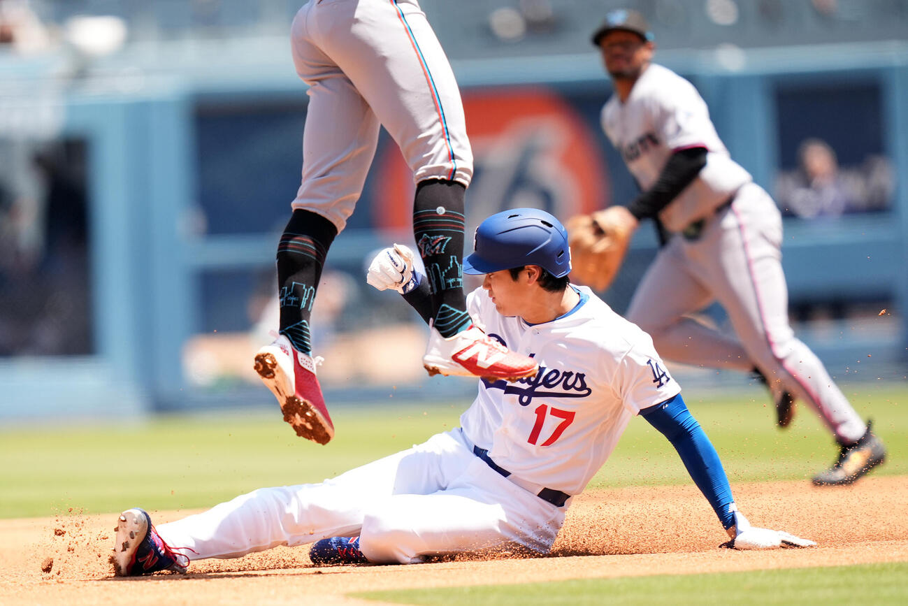 3回、二盗を決めるドジャース大谷(AP)