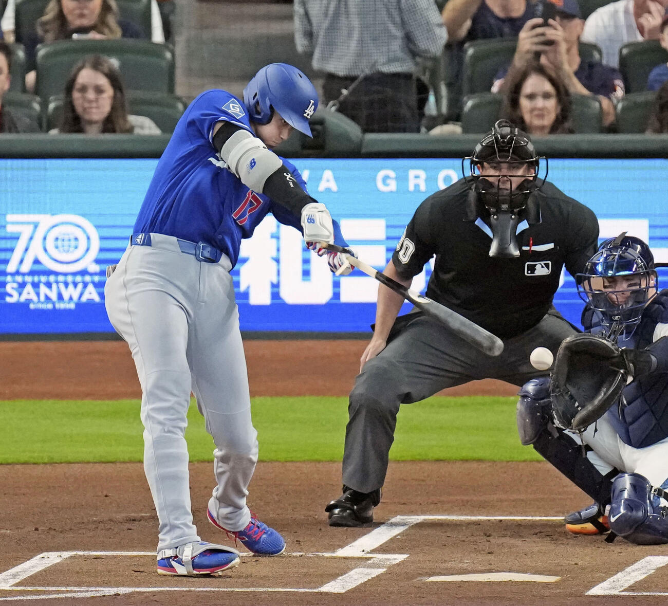 アストロズ戦の1回、三ゴロに倒れるドジャース大谷＝ヒューストン（共同）