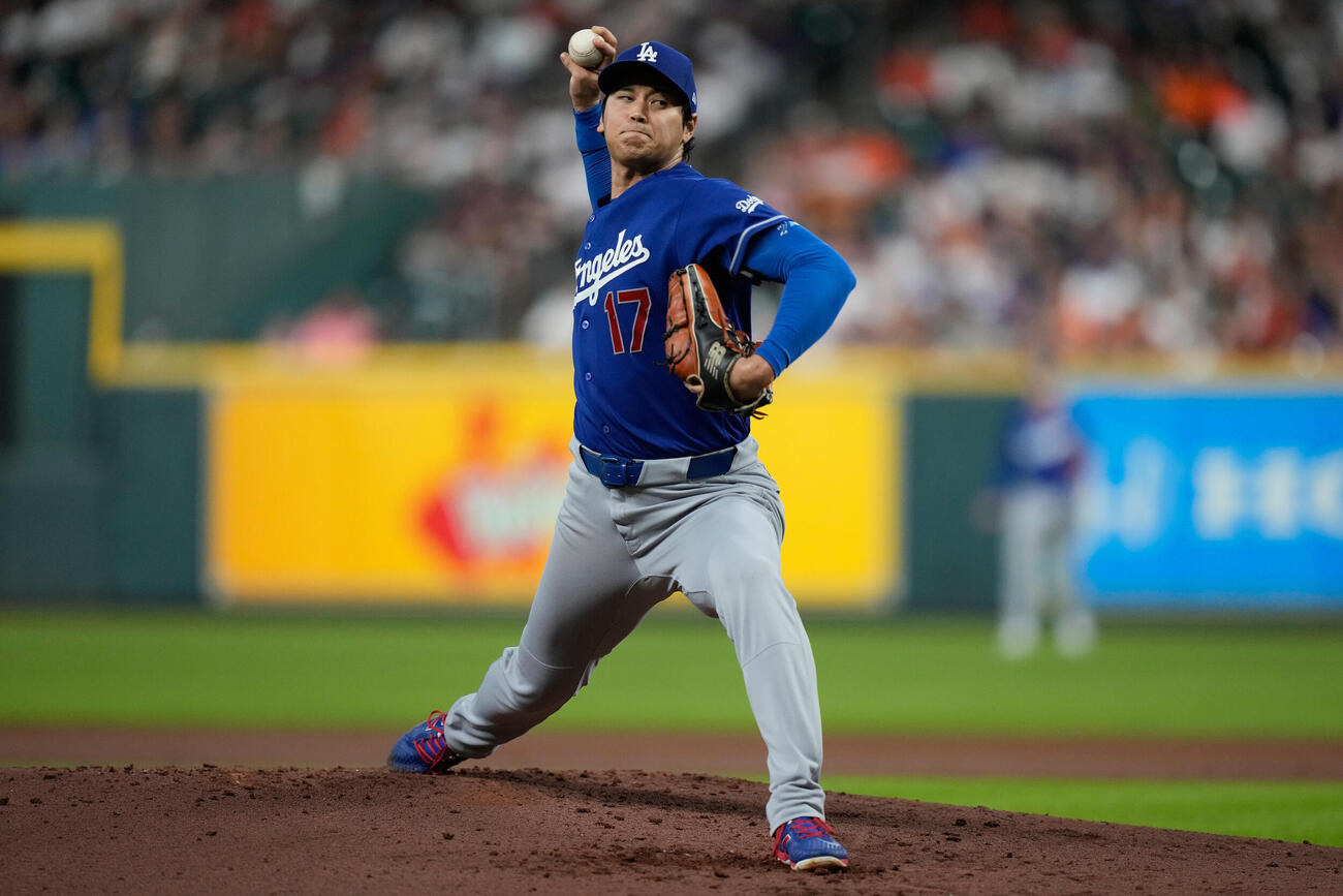 アストロズ戦で力投するドジャース大谷翔平（AP）