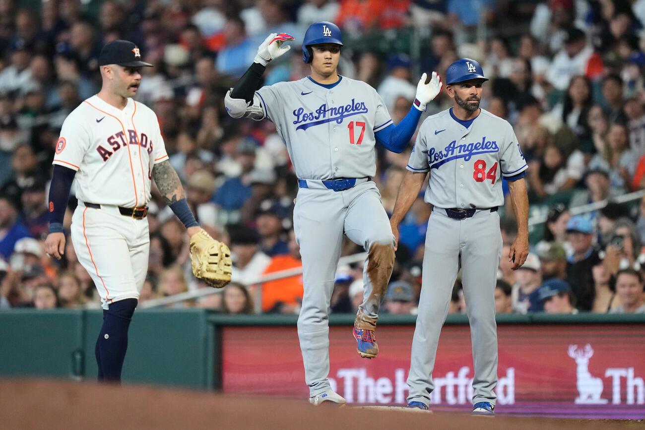 5回、左前適時打を放ったドジャース大谷(AP)