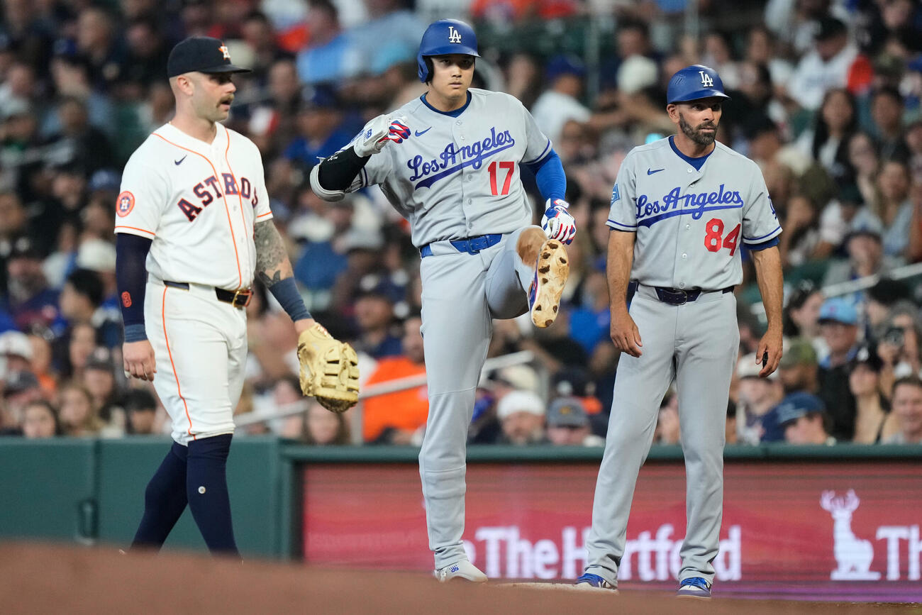 5回、左前適時打を放ったドジャース大谷(AP)