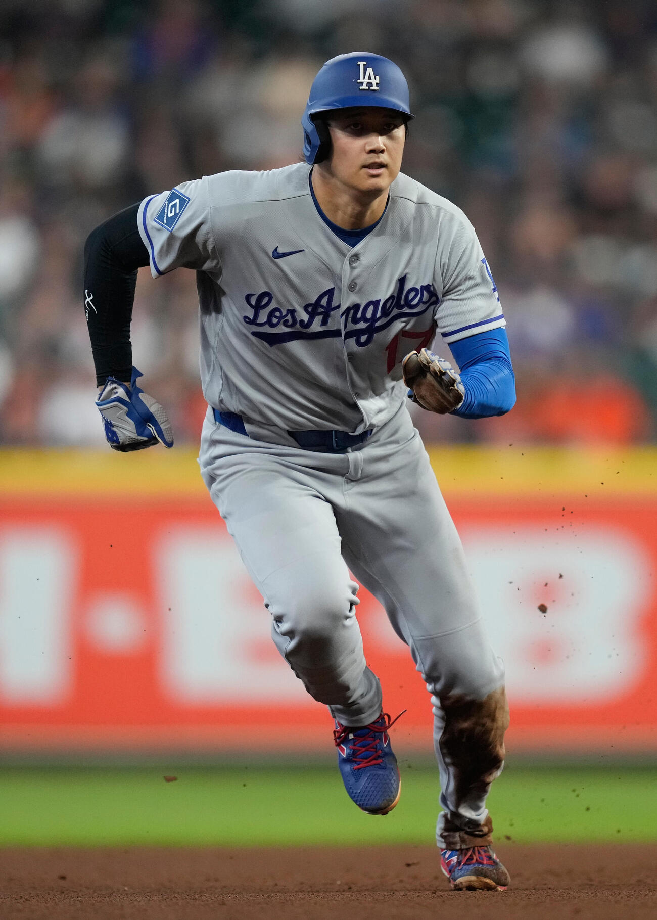 4回、今季5個目の二盗を決めたドジャース大谷(AP)