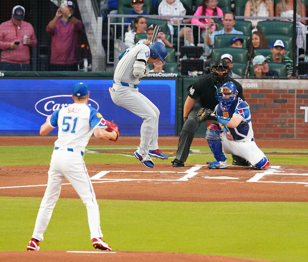 ブレーブス対ドジャース　1回表ドジャース無死、四球を選ぶ大谷。投手セール（2024年9月14日撮影）