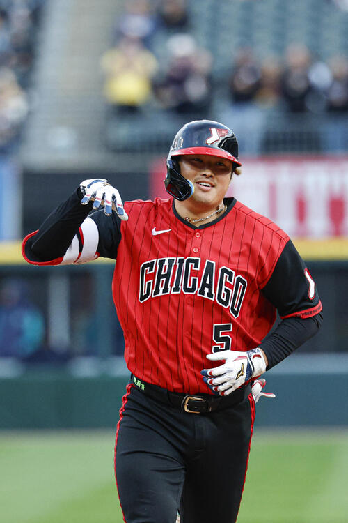 村上宗隆 ジャッジに並ぶ15号ソロ「自分のスイングを考えて打席に