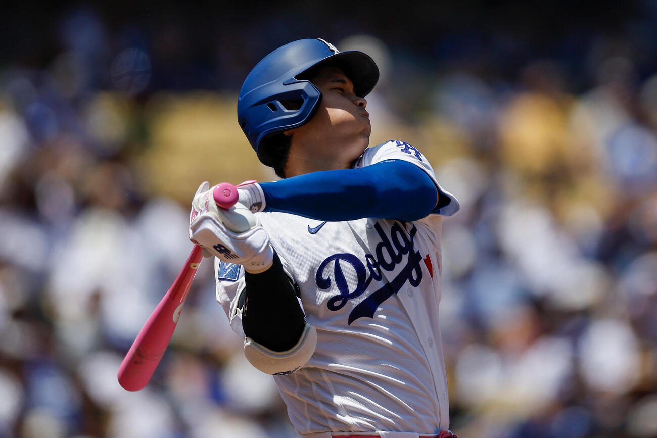 ブレーブス戦1回、空振り三振に倒れるドジャース大谷翔平（AP）