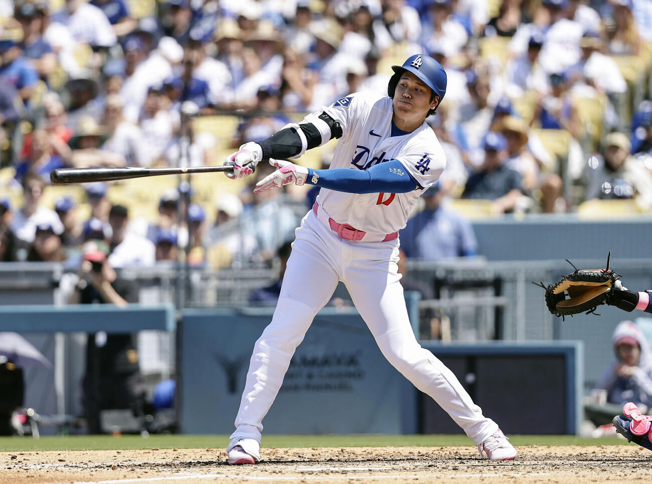 ブレーブス戦の6回、中飛に倒れるドジャース・大谷＝ロサンゼルス（共同）