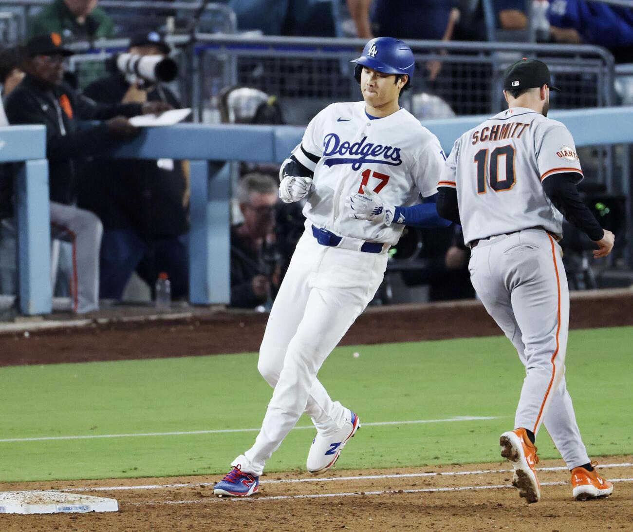 ジャイアンツ戦の6回、二ゴロに倒れたドジャース・大谷＝ロサンゼルス（共同）