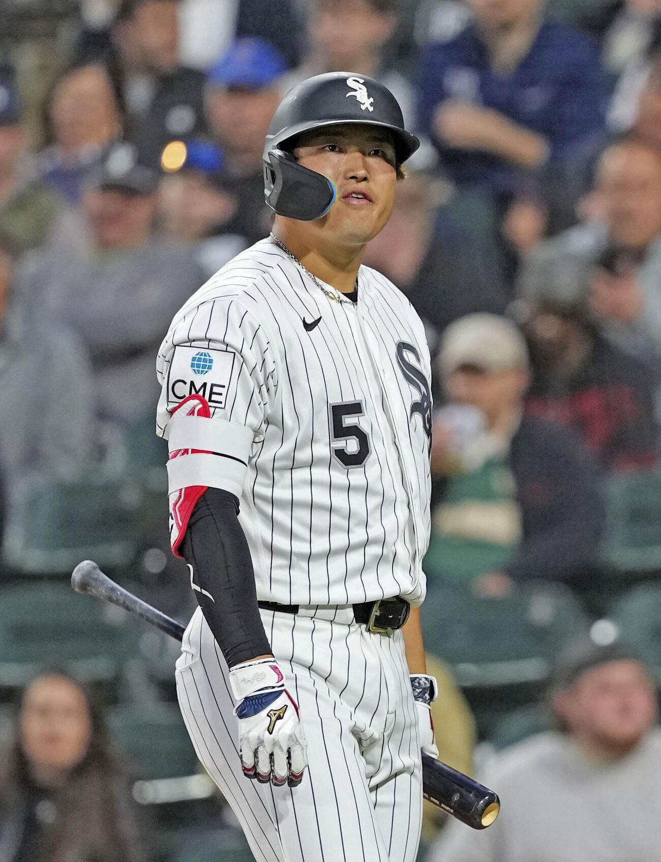 ロイヤルズ戦の5回、見逃し三振に倒れたホワイトソックス・村上＝シカゴ（共同）