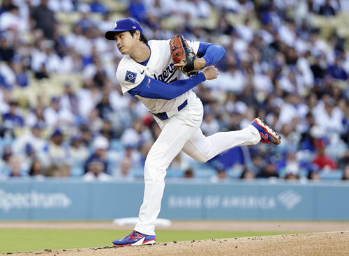 ジャイアンツ戦に先発登板したドジャース・大谷=ロサンゼルス(共同)